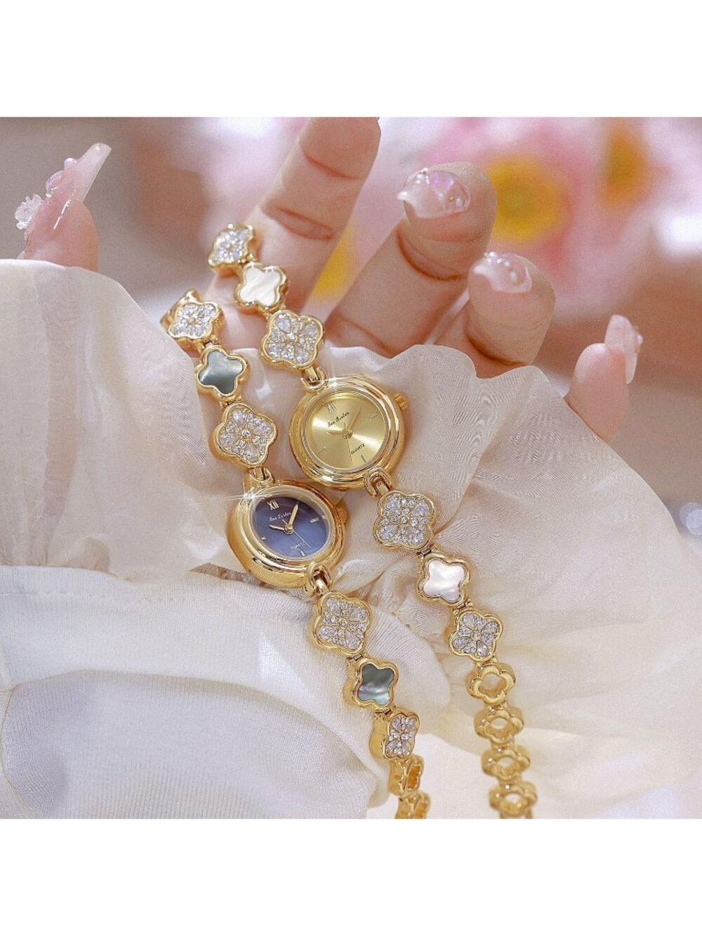 Women's Gold Blue Analog Quartz Vintage Hollow Four Leaf Chain Bracelet Watch - Picture 6 of 6